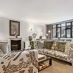 Knightsbridge 3-Bed Apartment